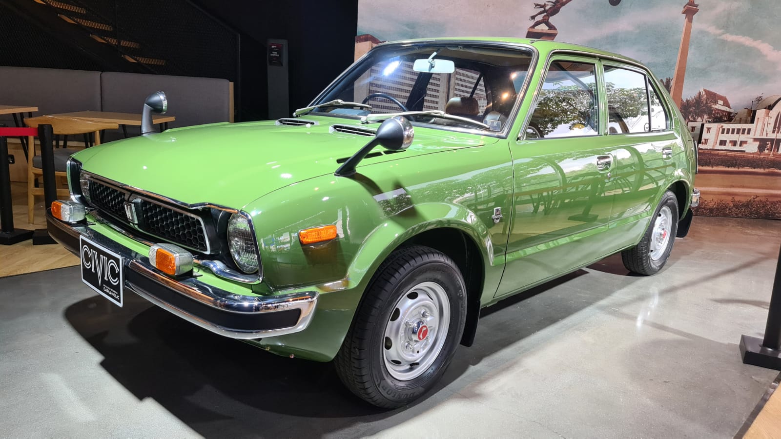 Penampakan Mobil Honda Civic First-Gen 1974 Berbodi Mulus, Sudah Pakai Emblem RS